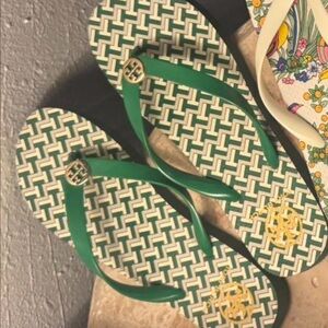 Tory Burch Green and Cream Patterned Flip Flops